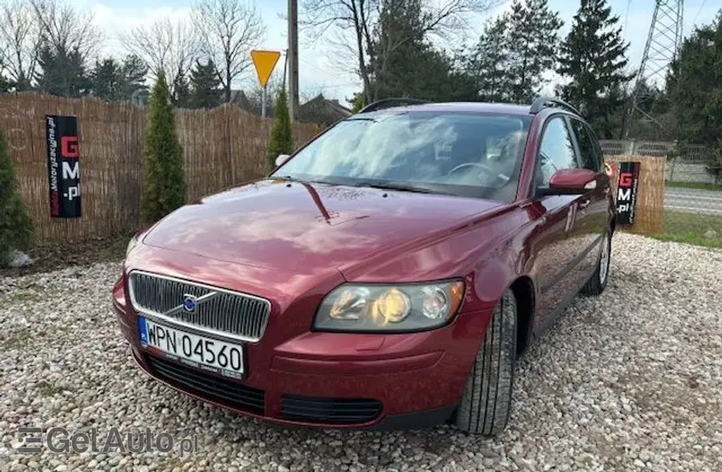VOLVO V50 