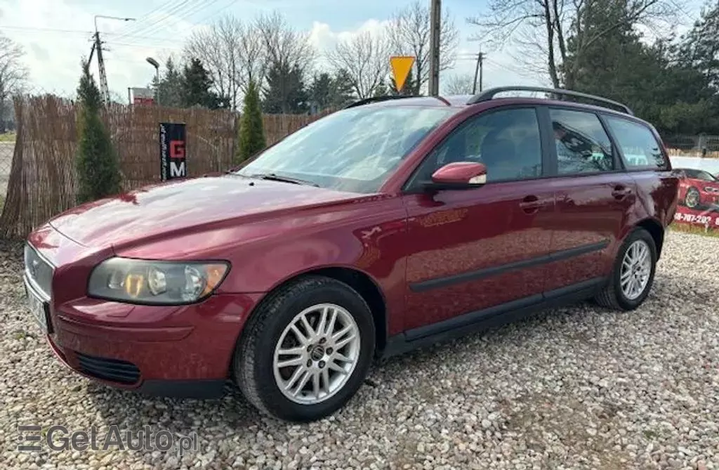 VOLVO V50 