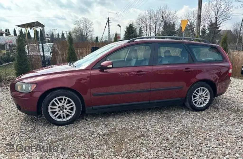 VOLVO V50 