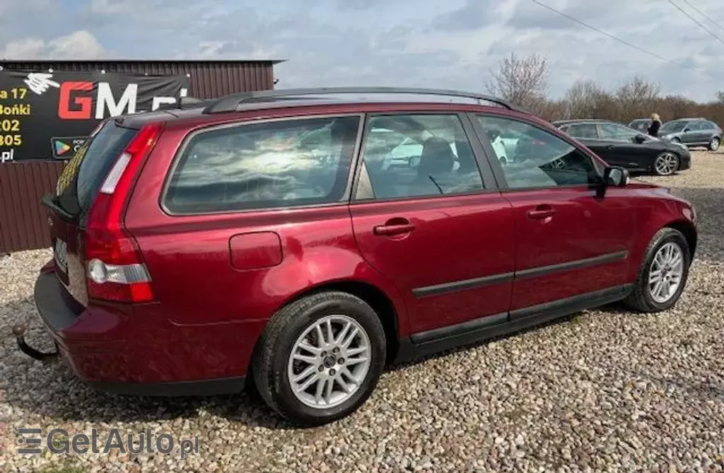VOLVO V50 