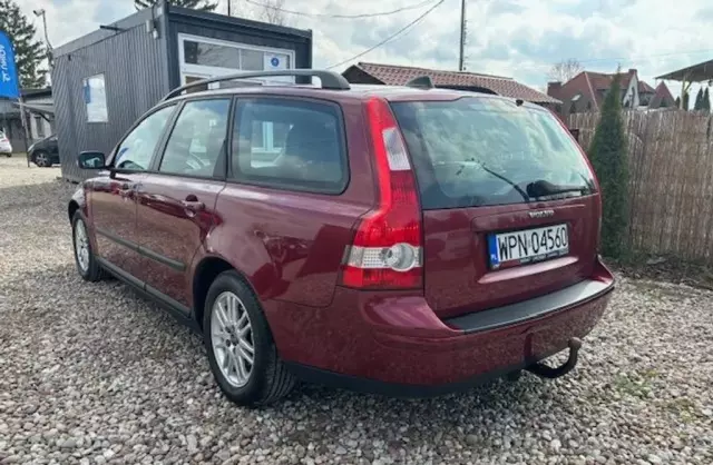 VOLVO V50 