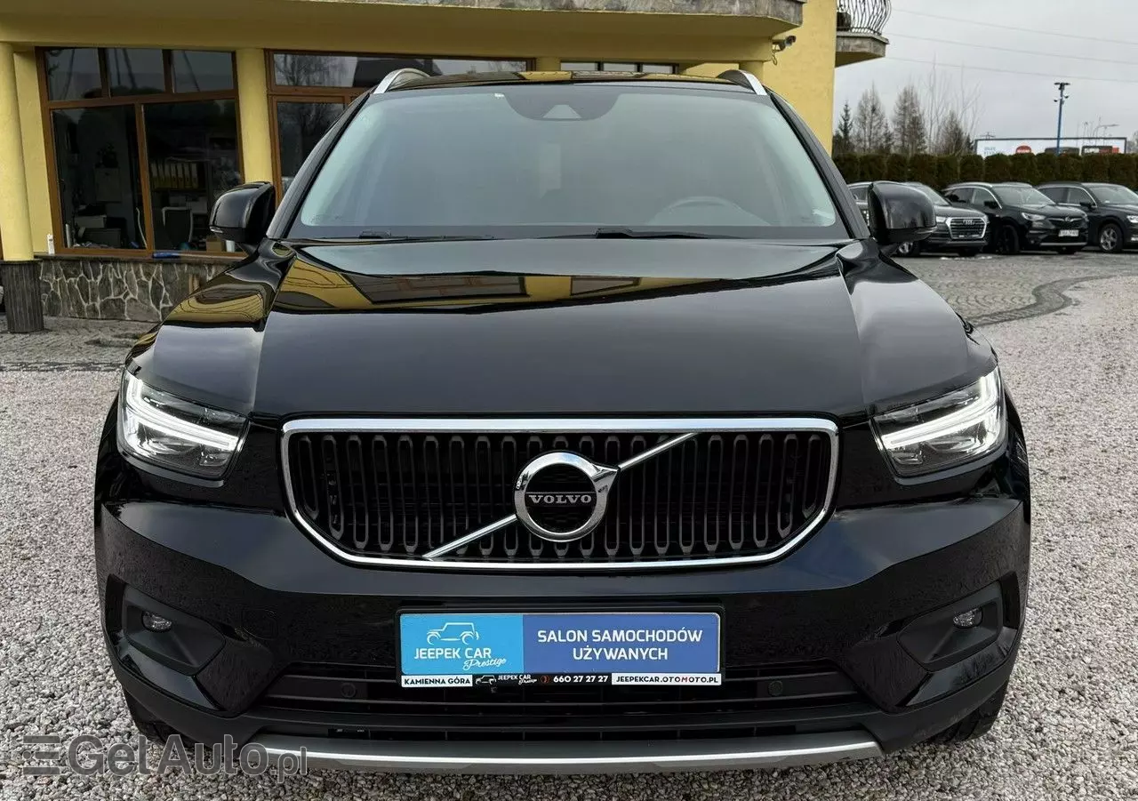VOLVO XC 40 D3 AWD Momentum Pro