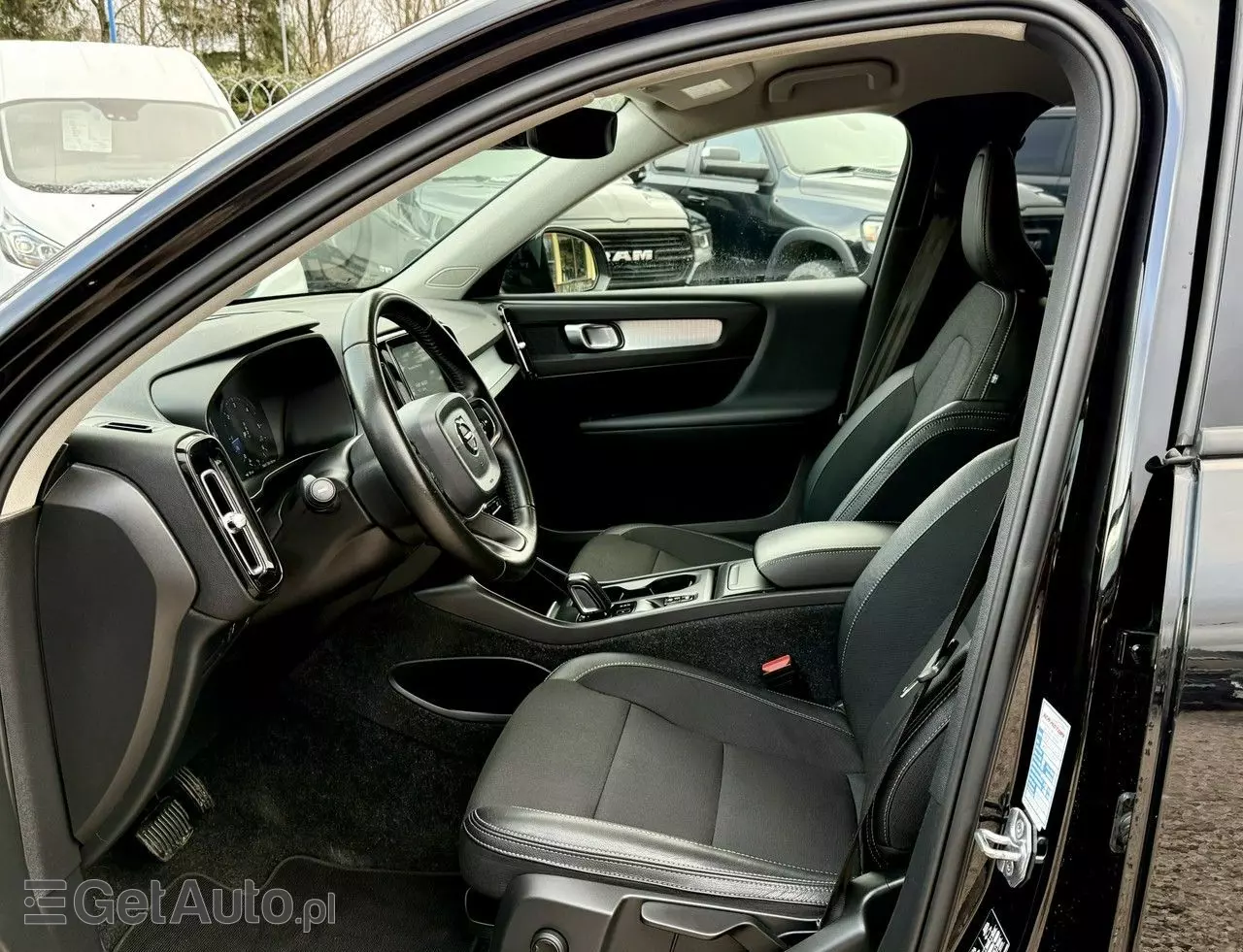 VOLVO XC 40 D3 AWD Momentum Pro