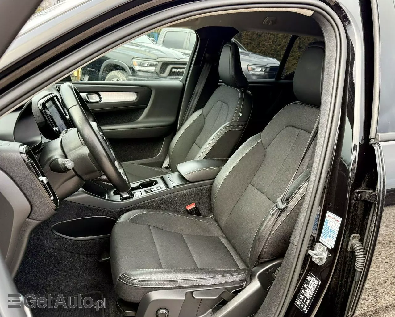 VOLVO XC 40 D3 AWD Momentum Pro