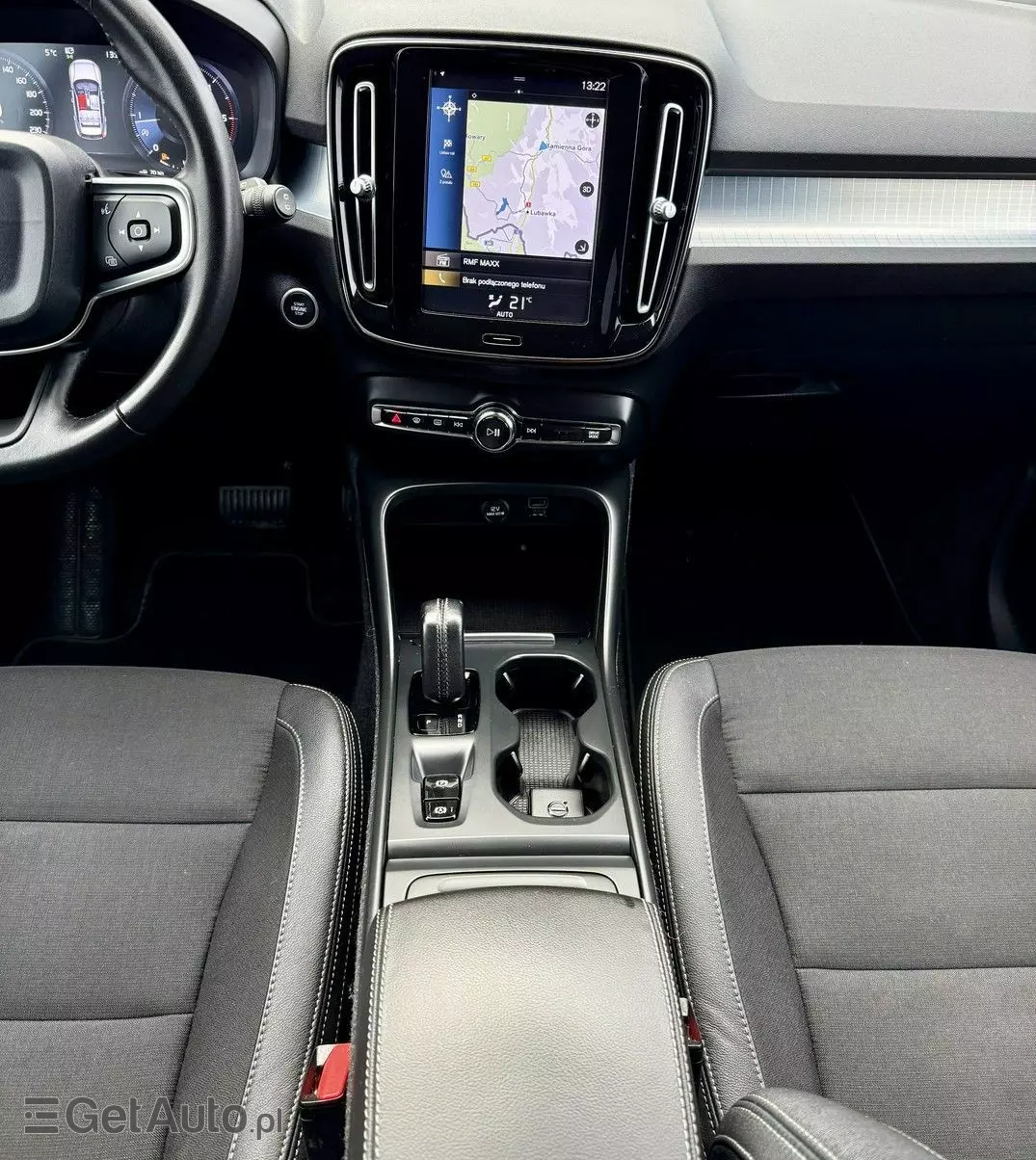 VOLVO XC 40 D3 AWD Momentum Pro