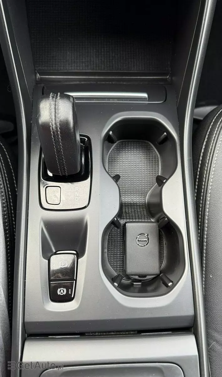 VOLVO XC 40 D3 AWD Momentum Pro