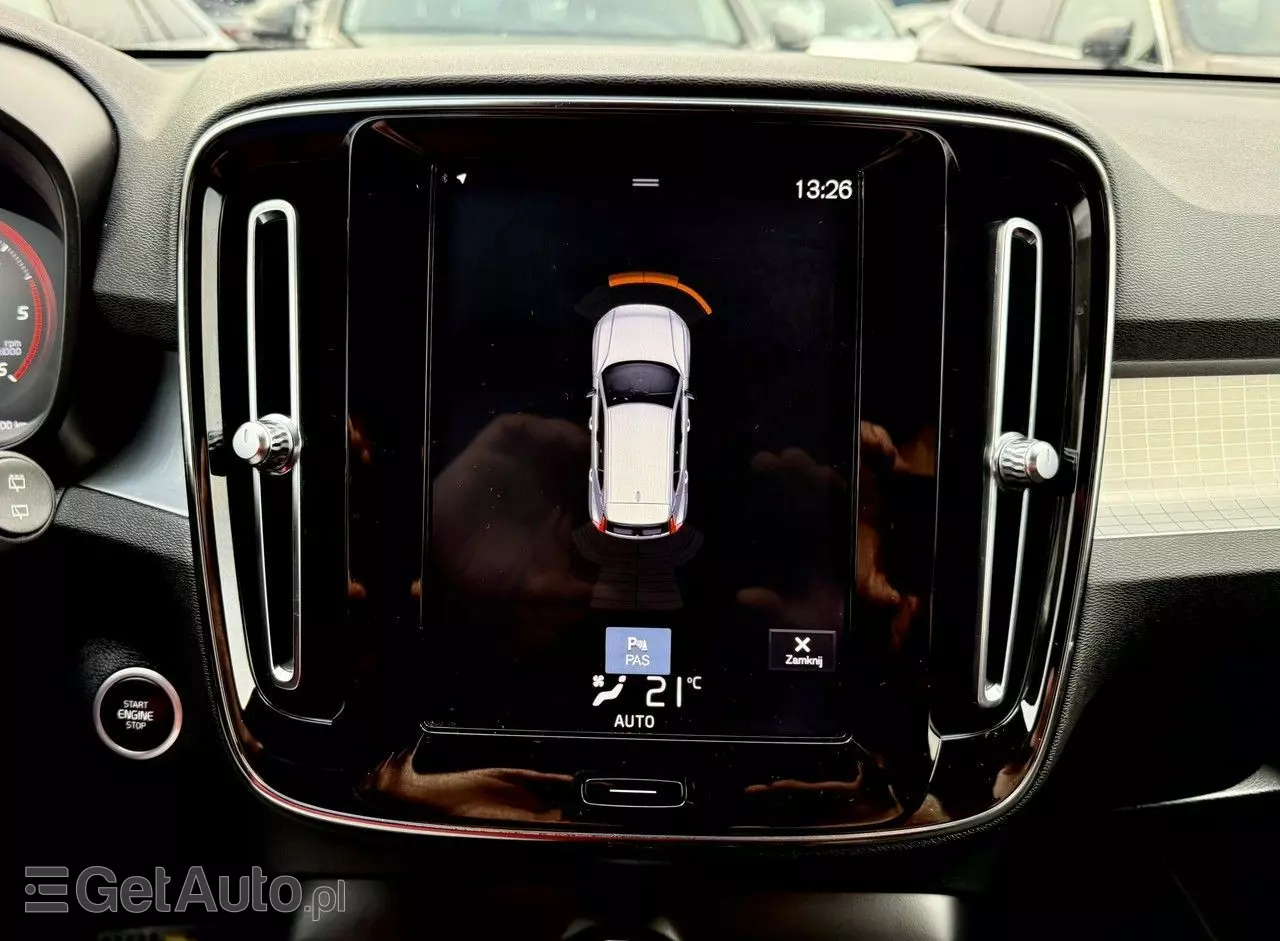 VOLVO XC 40 D3 AWD Momentum Pro