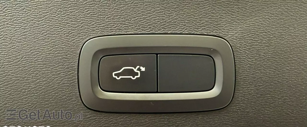 VOLVO XC 40 D3 AWD Momentum Pro