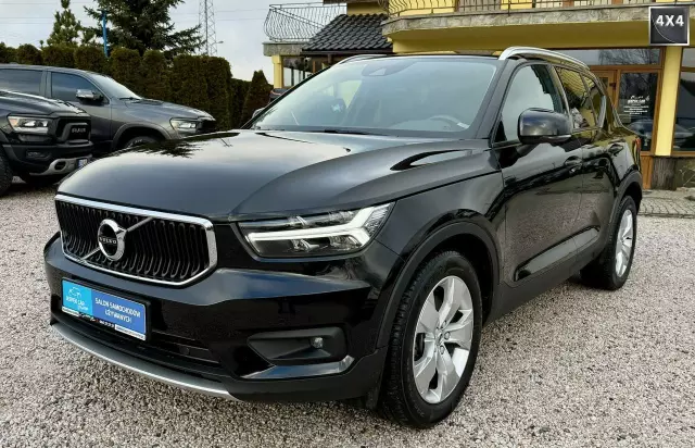 VOLVO XC 40 D3 AWD Momentum Pro