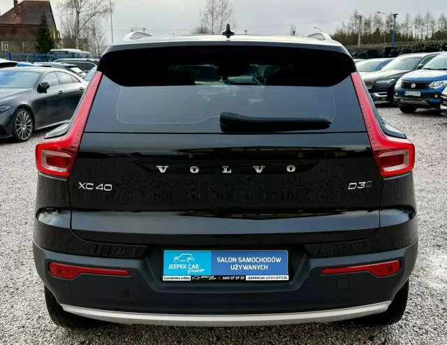 VOLVO XC 40 D3 AWD Momentum Pro