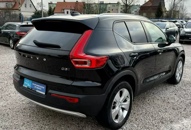 VOLVO XC 40 D3 AWD Momentum Pro