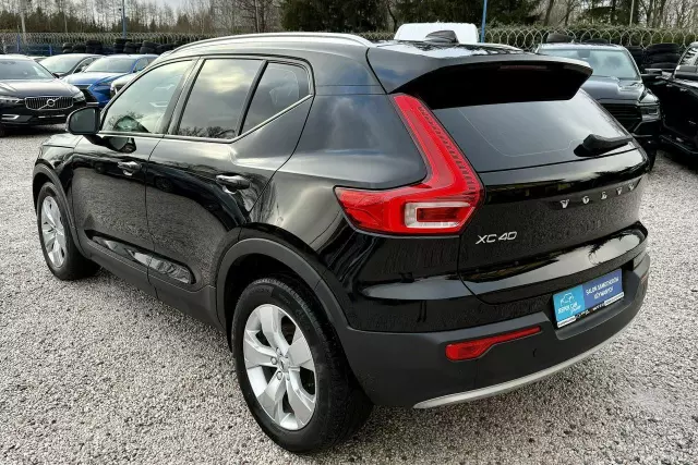 VOLVO XC 40 D3 AWD Momentum Pro