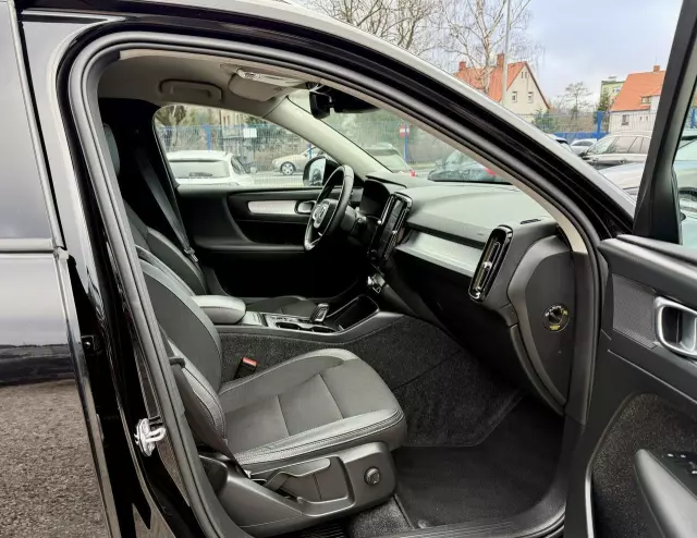 VOLVO XC 40 D3 AWD Momentum Pro