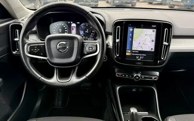 VOLVO XC 40 D3 AWD Momentum Pro