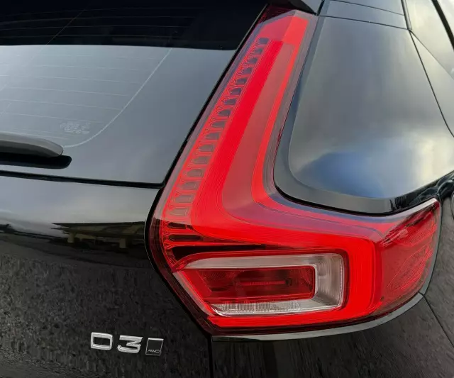 VOLVO XC 40 D3 AWD Momentum Pro