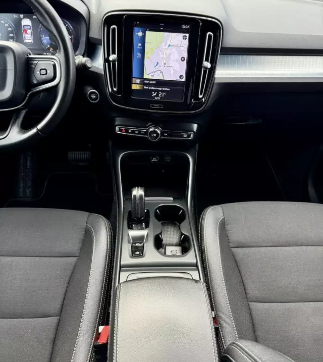 VOLVO XC 40 D3 AWD Momentum Pro