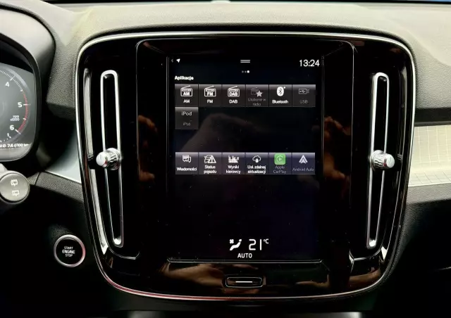 VOLVO XC 40 D3 AWD Momentum Pro