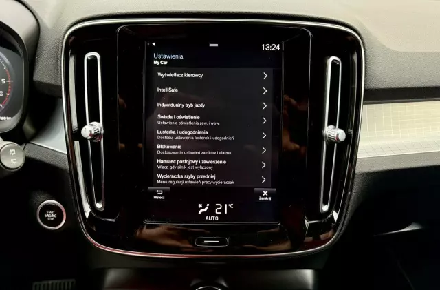 VOLVO XC 40 D3 AWD Momentum Pro