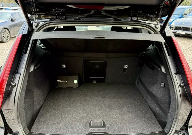 VOLVO XC 40 D3 AWD Momentum Pro