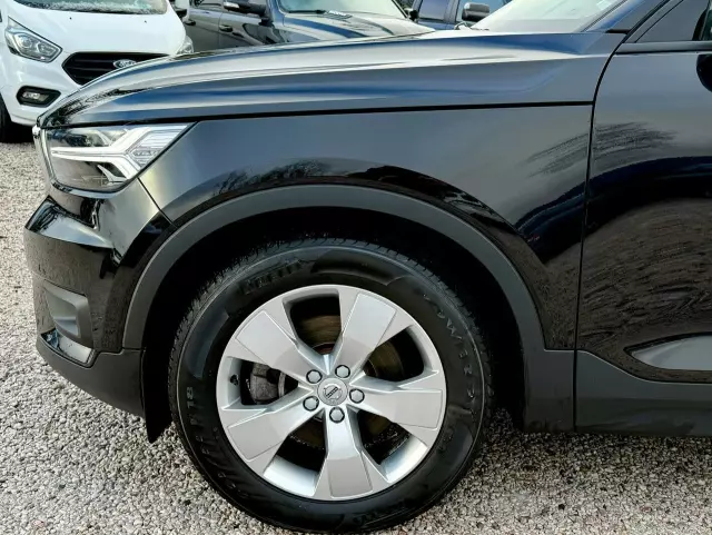 VOLVO XC 40 D3 AWD Momentum Pro