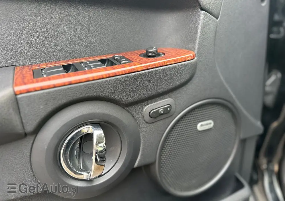 JEEP Commander 5.7 V8 HEMI Automatik Limited