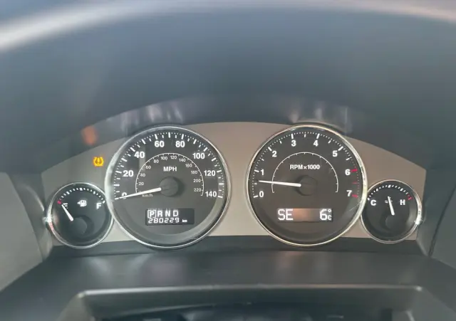 JEEP Commander 5.7 V8 HEMI Automatik Limited