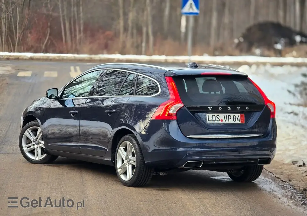 VOLVO V60 D6 AWD Plug-in Hybrid Summum