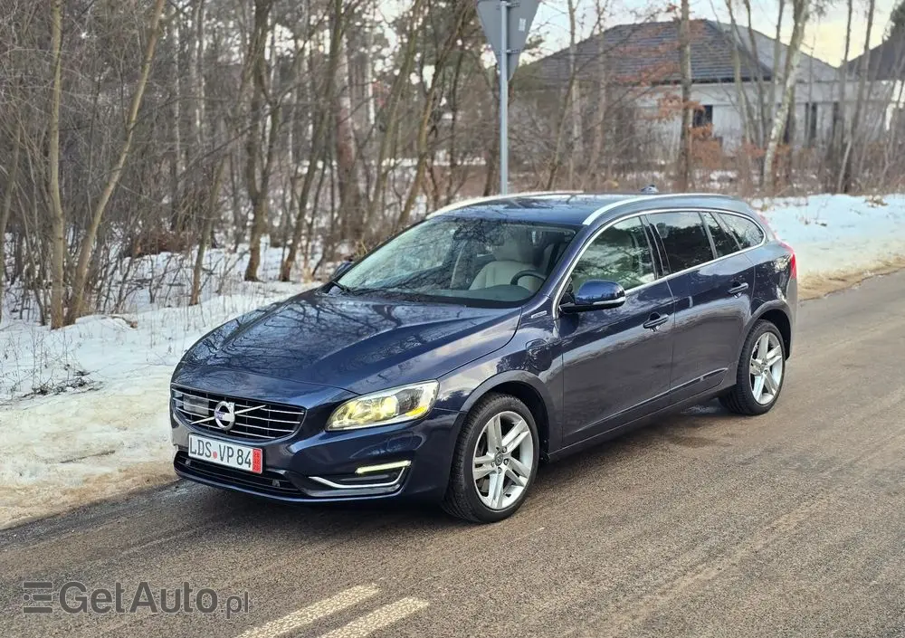VOLVO V60 D6 AWD Plug-in Hybrid Summum