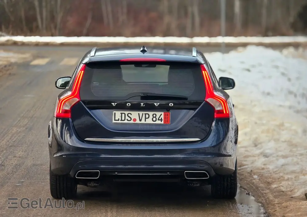 VOLVO V60 D6 AWD Plug-in Hybrid Summum