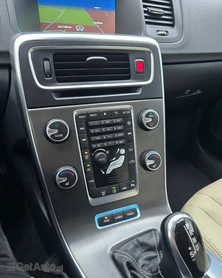 VOLVO V60 D6 AWD Plug-in Hybrid Summum