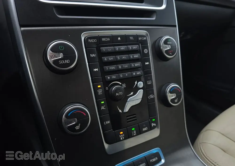 VOLVO V60 D6 AWD Plug-in Hybrid Summum