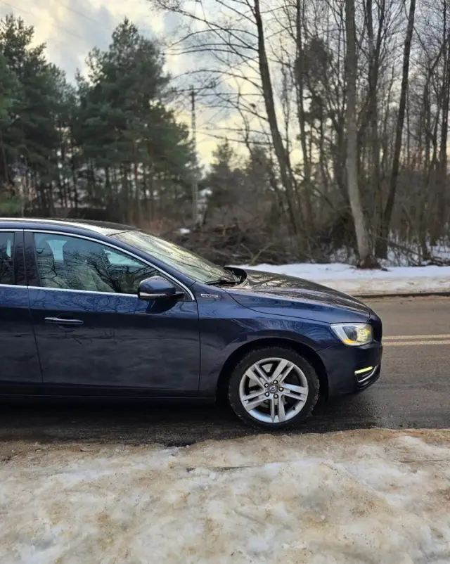 VOLVO V60 D6 AWD Plug-in Hybrid Summum