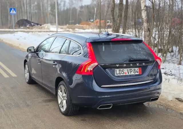 VOLVO V60 D6 AWD Plug-in Hybrid Summum
