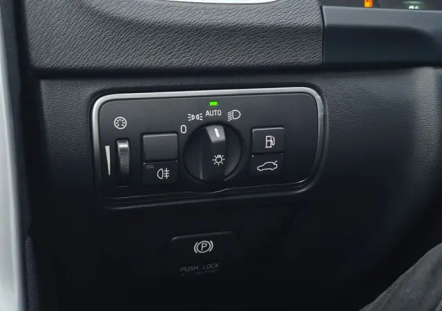 VOLVO V60 D6 AWD Plug-in Hybrid Summum