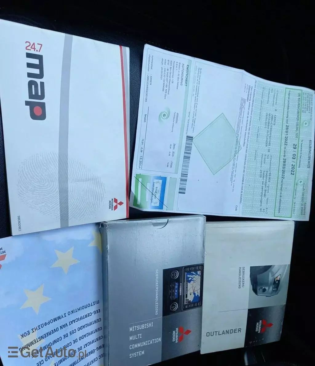 MITSUBISHI Outlander 