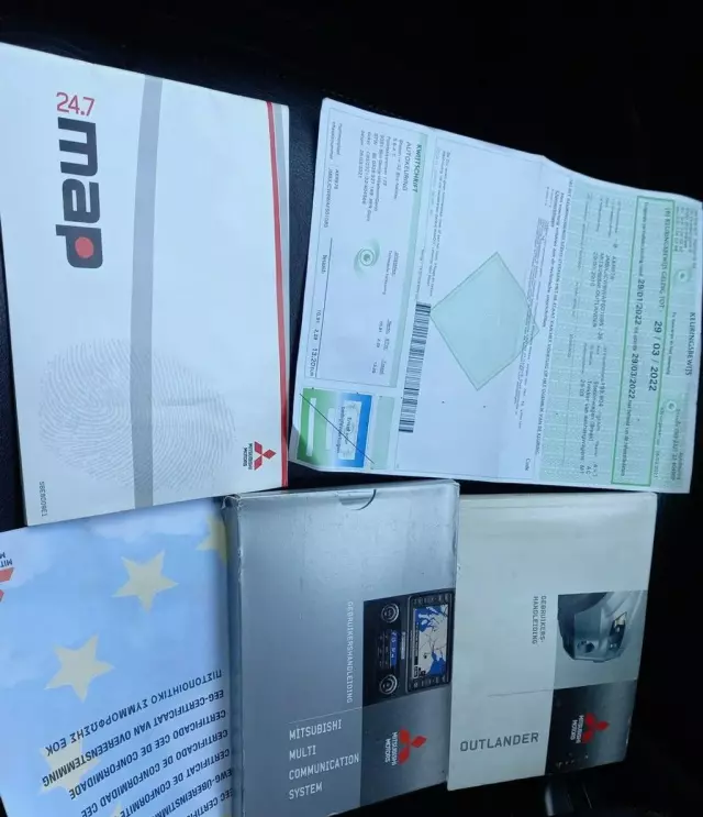 MITSUBISHI Outlander 