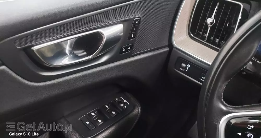 VOLVO XC 60 B5 B Geartronic Inscription