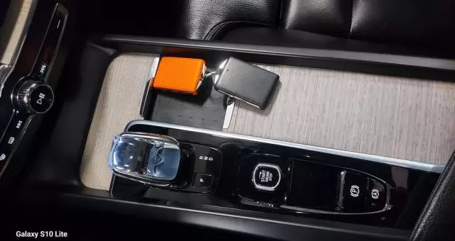 VOLVO XC 60 B5 B Geartronic Inscription