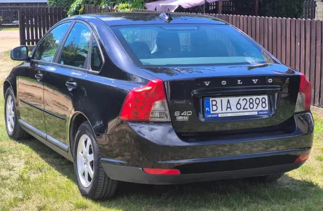 VOLVO S40 