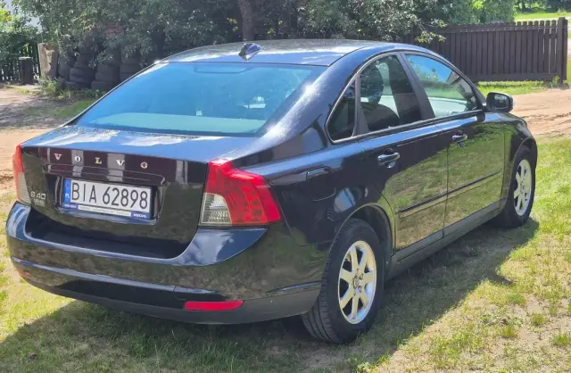 VOLVO S40 