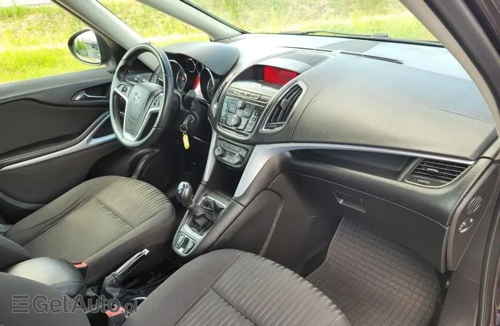 OPEL Zafira 
