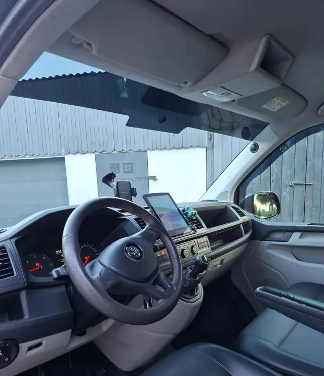 VOLKSWAGEN TRANSPORTER 