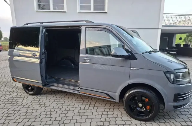 VOLKSWAGEN TRANSPORTER 