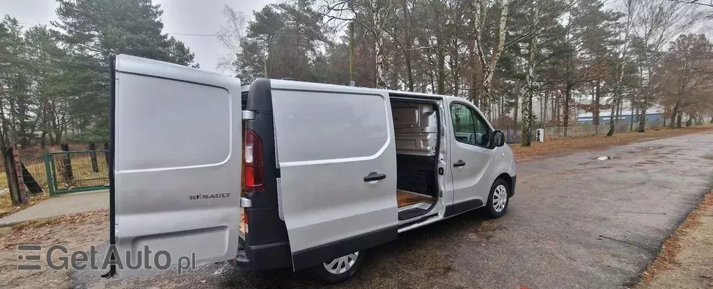 RENAULT Trafic 