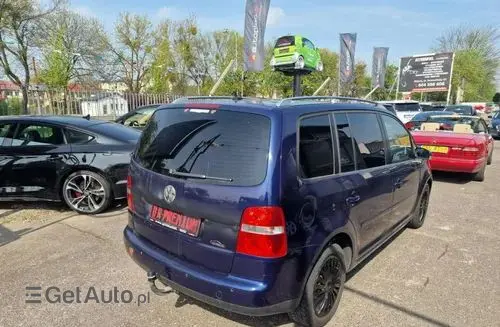 VOLKSWAGEN Touran 