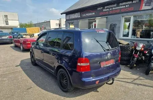VOLKSWAGEN Touran 