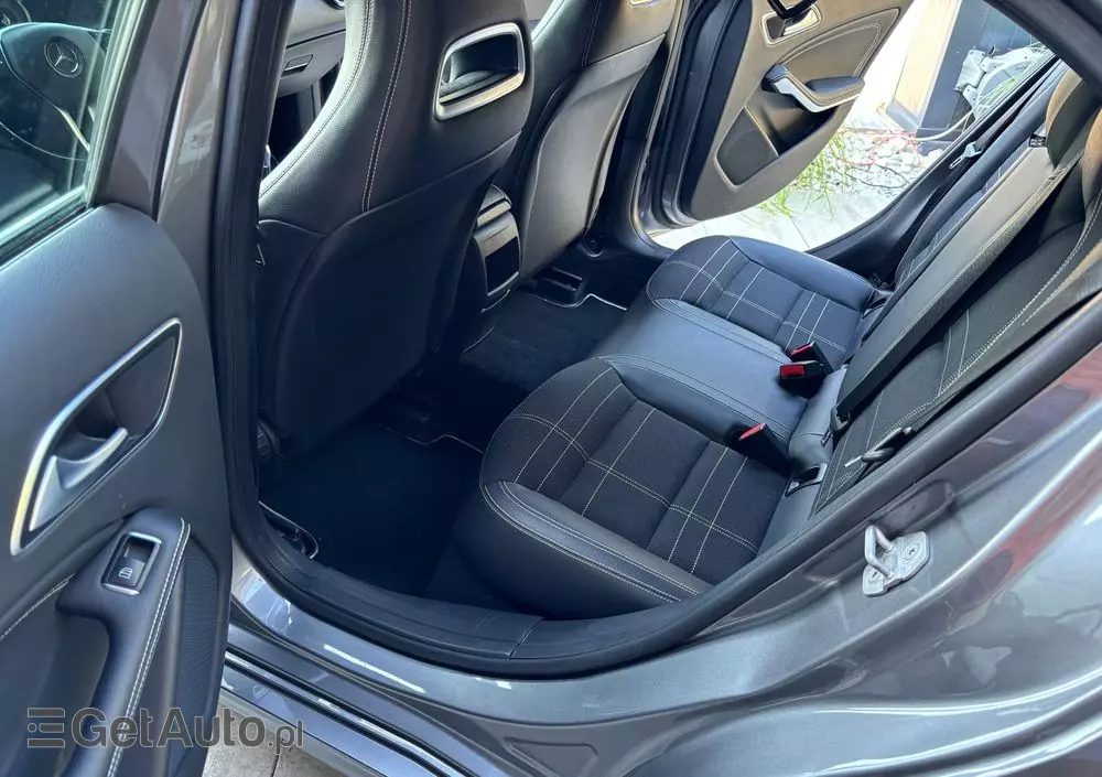MERCEDES-BENZ Klasa A 180 (BlueEFFICIENCY) Urban