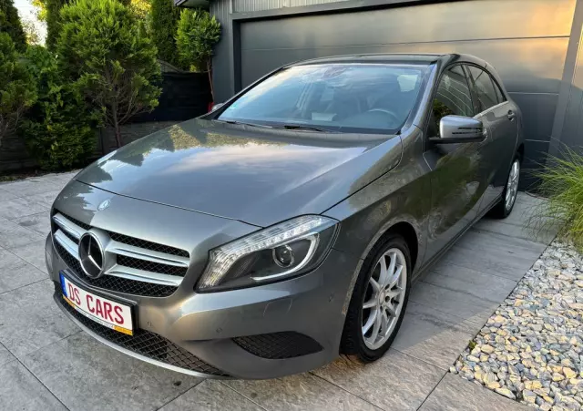 MERCEDES-BENZ Klasa A 180 (BlueEFFICIENCY) Urban