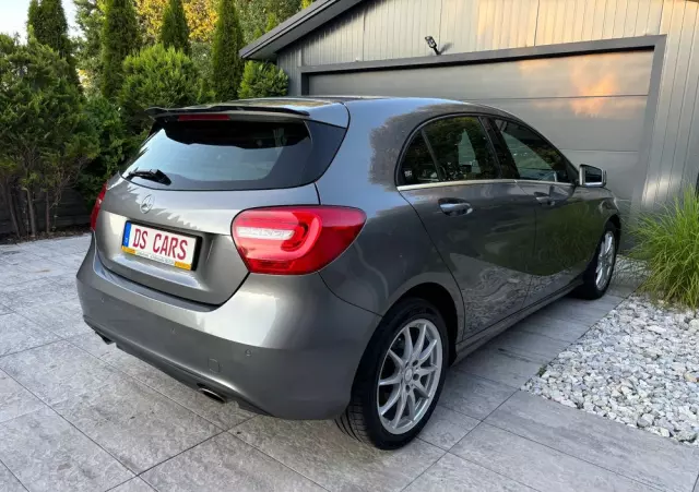 MERCEDES-BENZ Klasa A 180 (BlueEFFICIENCY) Urban