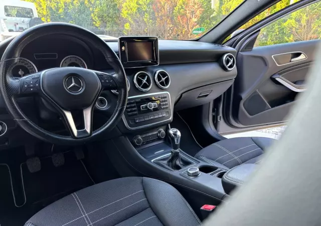 MERCEDES-BENZ Klasa A 180 (BlueEFFICIENCY) Urban